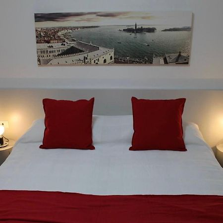 Casanova Apartment เวนิส ภายนอก รูปภาพ