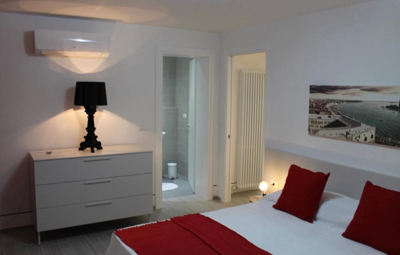 Casanova Apartment เวนิส ภายนอก รูปภาพ